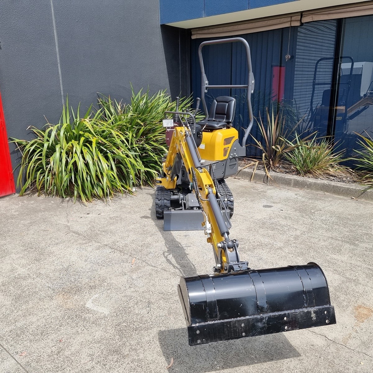 ACTIVE MACHINERY Ae08sc I | Active Machinery