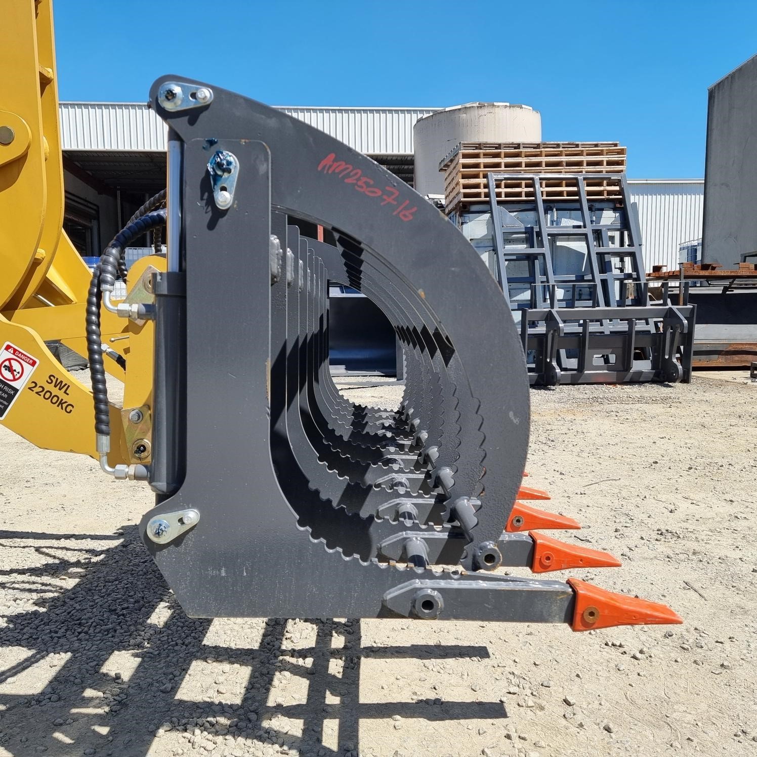 ACTIVE MACHINERY Al910c Al916c Grapple Bucket | Active Machinery