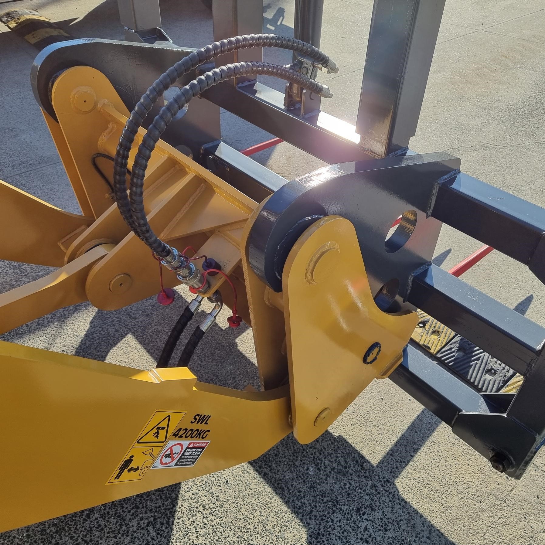 ACTIVE MACHINERY 3rd Valve Adjustable Hay Forks | Active Machinery