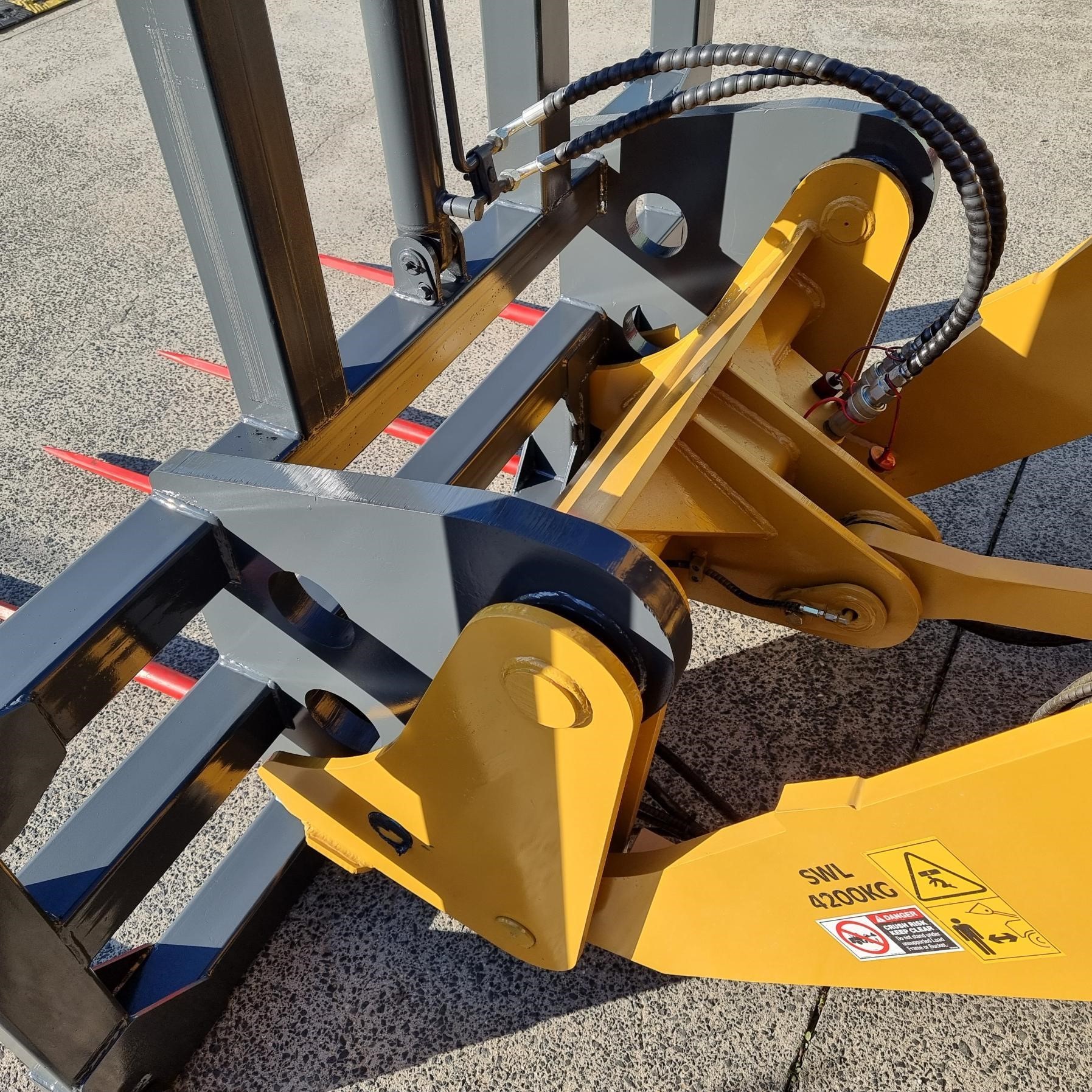 ACTIVE MACHINERY 3rd Valve Adjustable Hay Forks | Active Machinery