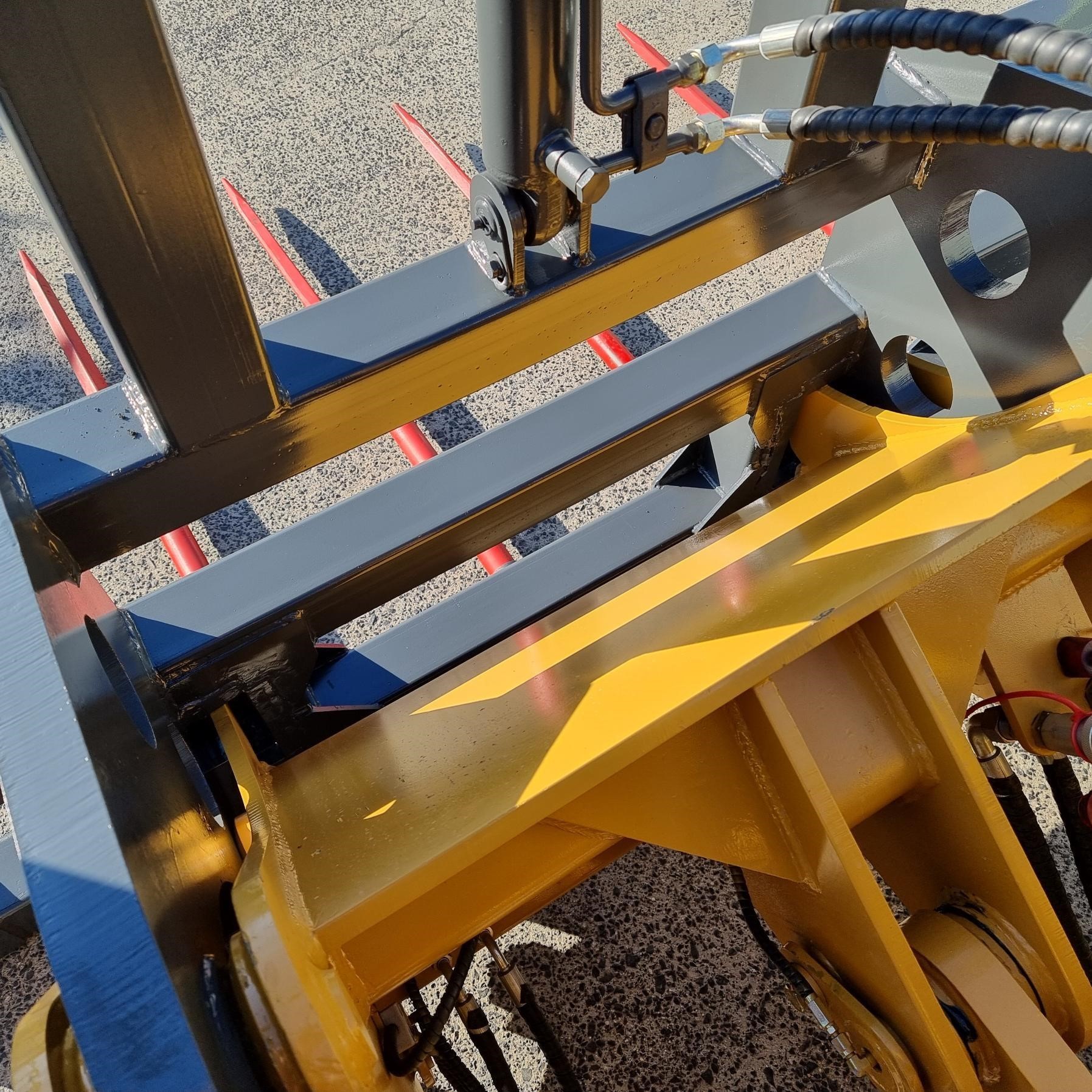 ACTIVE MACHINERY 3rd Valve Adjustable Hay Forks | Active Machinery